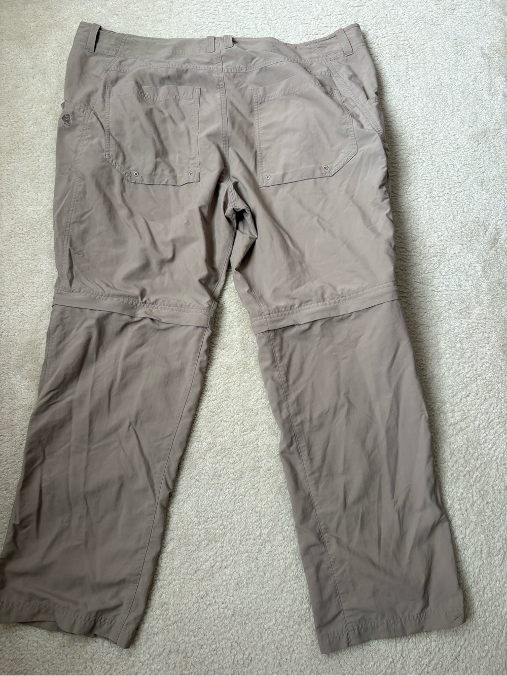 Mountain Hardwear beige khaki convertible utility cargo hiking pants sz 38 x 30 - Picture 7 of 9
